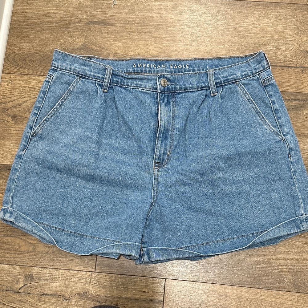 American Eagle Mom Short Jean shorts